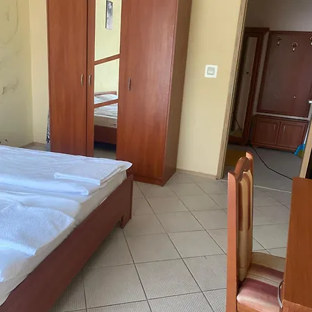 двустаен с гледка басейн 300 от плажа * Sunny Beach
