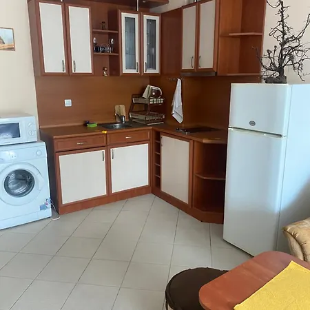 двустаен с гледка басейн 300 от плажа Apartment